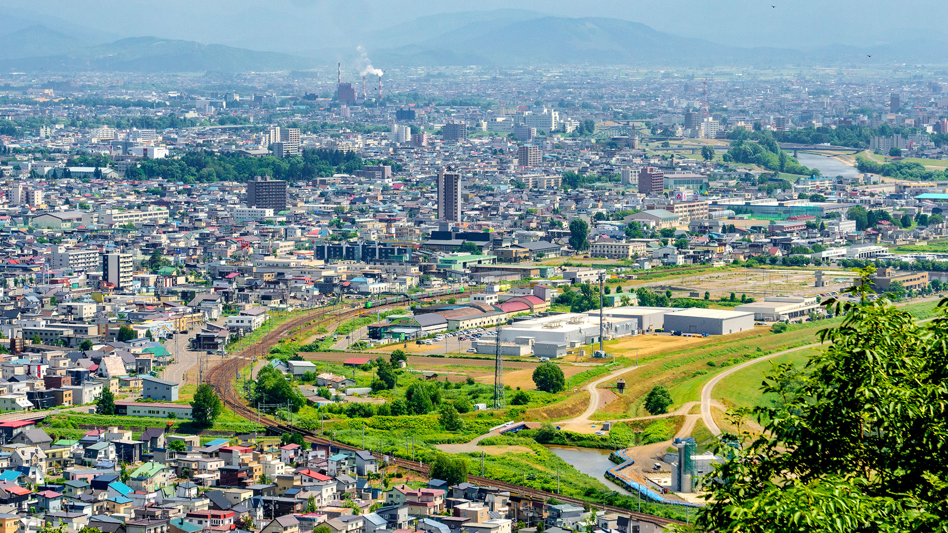 夜景もロマンチックでおすすめ 旭川市街地が一望できる 嵐山展望台 Domingo